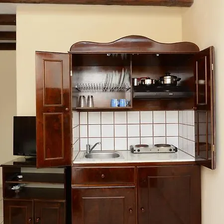 صن أوف ميكونوس استوديوز 3*